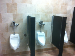 Washroom 4 urinals