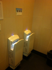Washroom 7 hand dryers